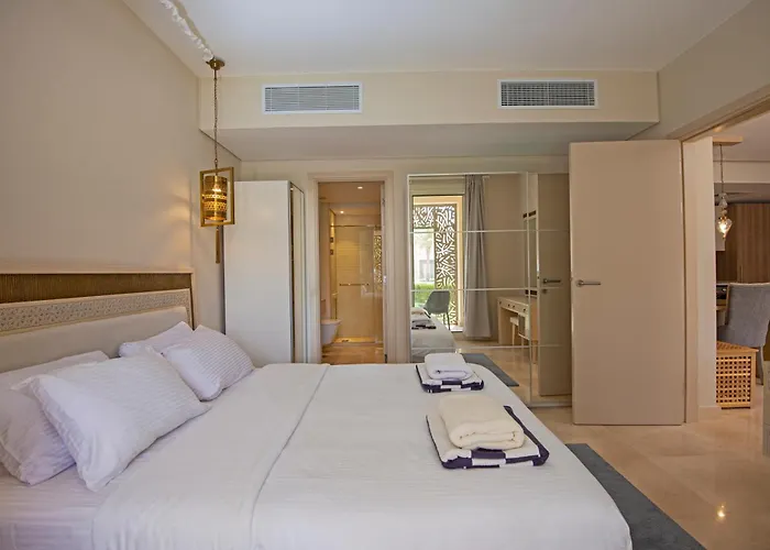 Ollystays - Walk To & Pool, Free Access, Mangroovy 1br ! Апартаменты