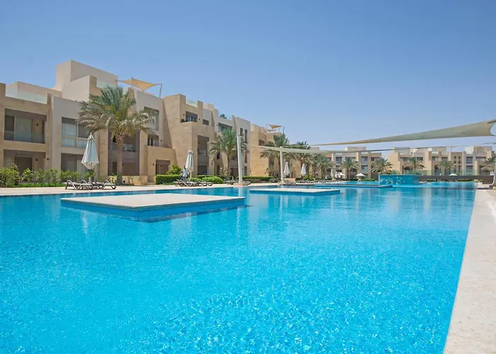 Апартаменты Ollystays - Walk To & Pool, Free Access, Mangroovy 1br !