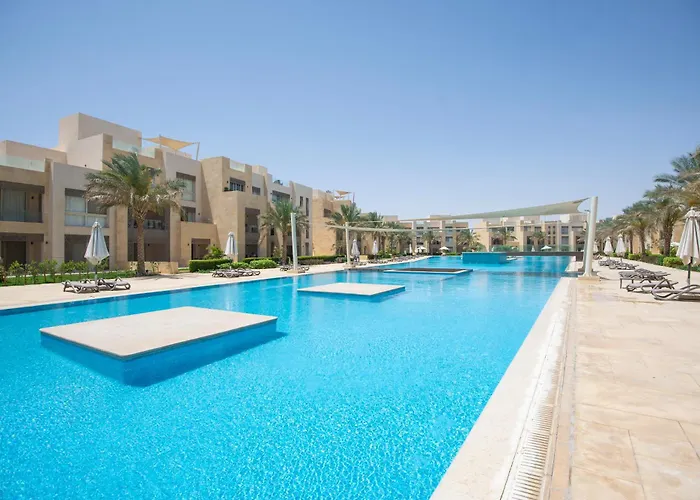 Апартаменты Ollystays - Walk To & Pool, Free Access, Mangroovy 1br !