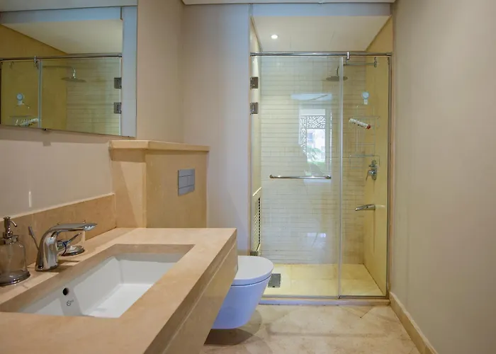 Апартаменты Ollystays - Walk To & Pool, Free Access, Mangroovy 1br !
