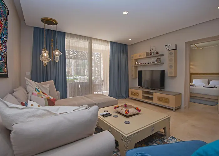 Ollystays - Walk To & Pool, Free Access, Mangroovy 1br ! *