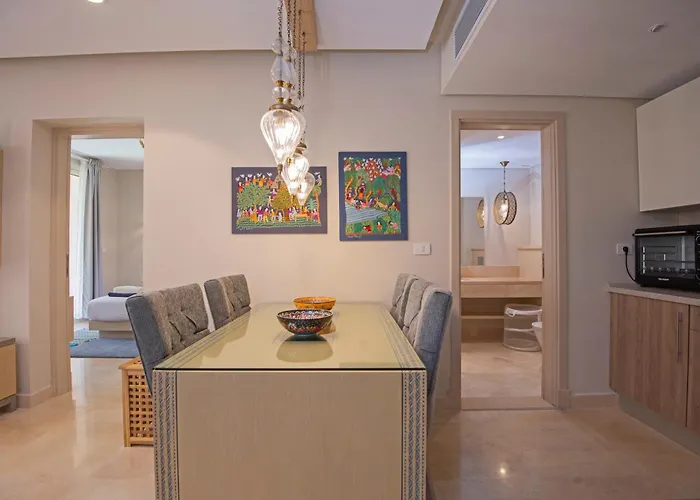 Ollystays - Walk To & Pool, Free Access, Mangroovy 1br ! Апартаменты *